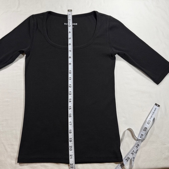 Everlane Women's Elegant Black Long Sleeve Tee - Picture 5 of 7